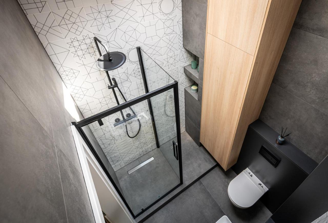 Smart - Old Town & Main Train Station - By Upstairs Apartment Krakow