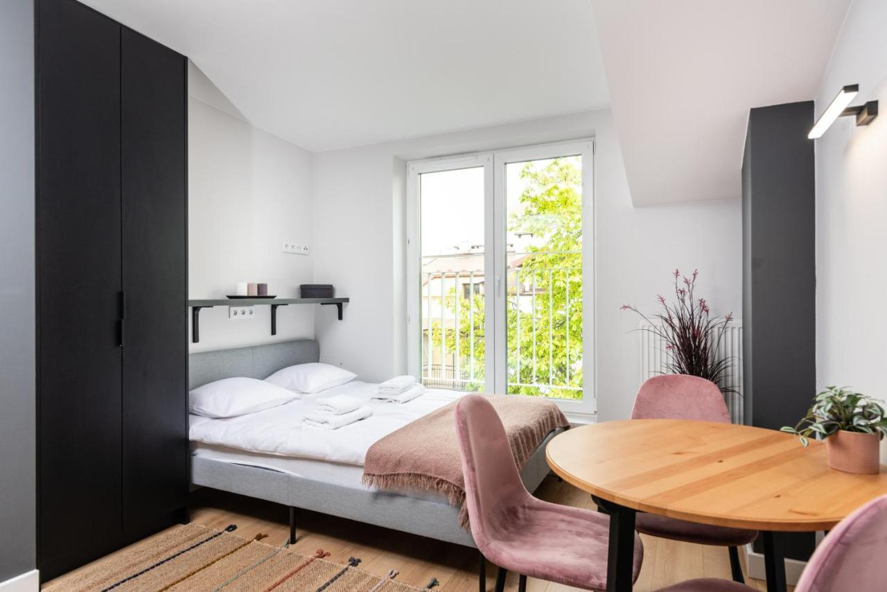 Smart - Old Town & Main Train Station - By Upstairs Apartment Krakow